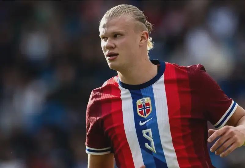 赵鹏：蒋4朱5是国内顶级中卫，但他俩搭配踢亚冠还是太吃力了（赵鹏：蒋4与朱5虽属国内顶级中卫，搭档征战亚冠仍显吃力）