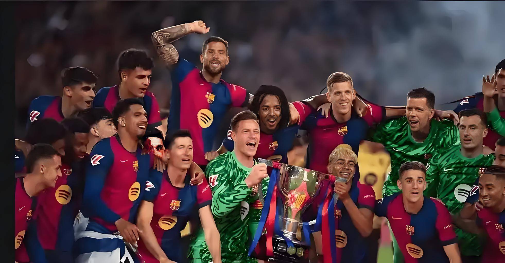 热刺抵达韩国受到热烈欢迎，有球迷在与麦迪逊合影时激动流泪（热刺抵韩获盛情迎接，球迷与麦迪逊合影激动落泪）