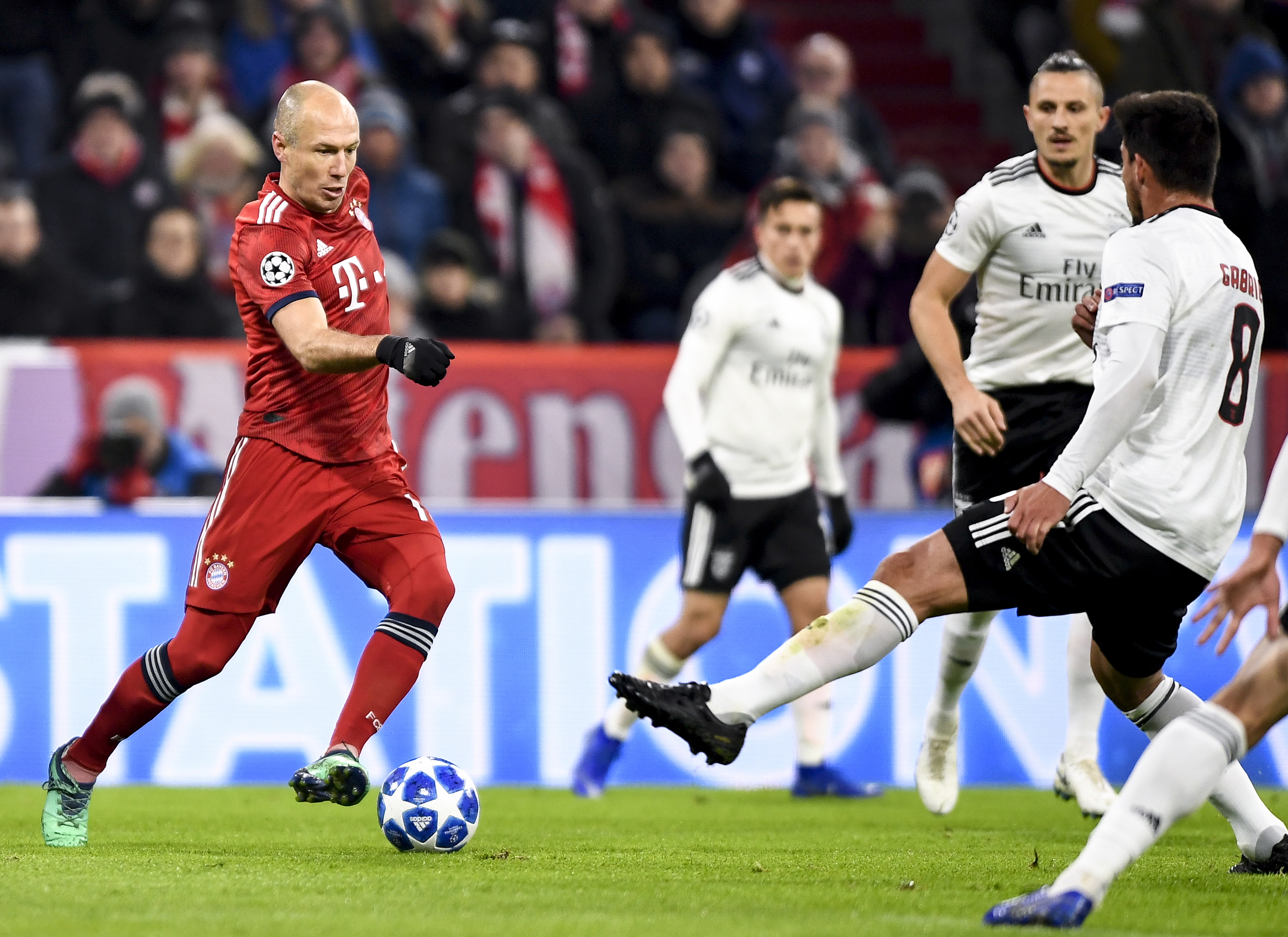 内马尔火线复出传射建功，带领桑托斯3-0赢下保级关键战（内马尔急速归队传射闪耀，率桑托斯3-0拿下保级生死战）