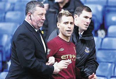 WTT总决赛：王楚钦／孙颖莎3-0林诗栋／蒯曼，收获两连胜（WTT总决赛：王楚钦／孙颖莎3-0完胜林诗栋／蒯曼，迎来两连胜）