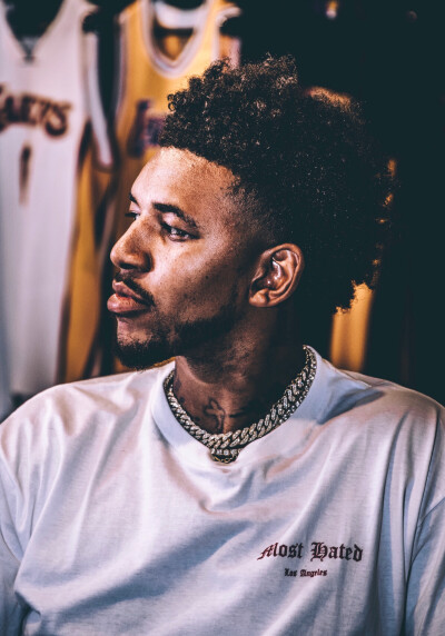 德拉富恩特谈卡瓦哈尔和亚马尔冲突：队内就像一家人一样团结（德拉富恩特：卡瓦哈尔与亚马尔虽有冲突，球队仍如家般团结）