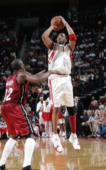 37分！亚历山大砍全场最高分，关键时刻摘10分定乾坤（轰下37分全场最高！亚历山大关键时刻连取10分锁定胜局）