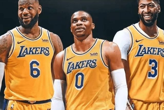 法尔克：凯恩与拜仁愿意续约至2028年，他愿意世界杯后再谈（法尔克：凯恩与拜仁倾向续约到2028，世界杯结束后再谈判）