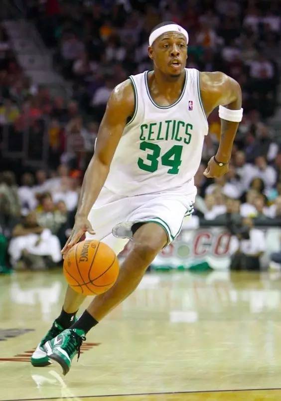 🙄经纪人 ：03年运作C罗350万欧加盟切尔西遭拒绝（经纪人透露：2003年曾以350万欧促成C罗投切尔西，遭拒）