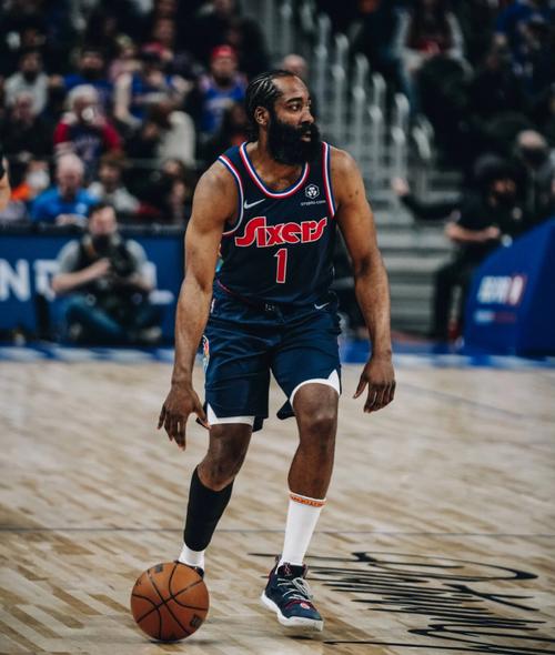 沙拉维：现在谈意甲冠军为时过早，还没有哪支球队能统治联赛（沙拉维：意甲争冠言之尚早，暂无球队具备统治力）